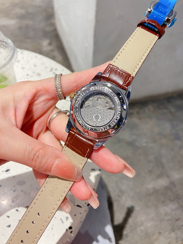 ブランド時計背面デザイン